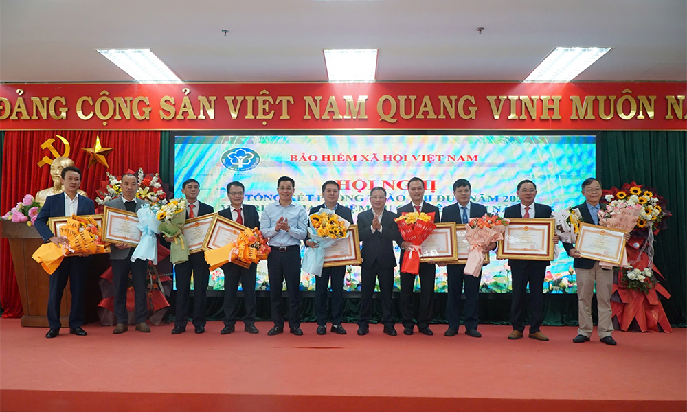 BHXH Việt Nam: Tổng kết công tác thi đua, khen thưởng năm 2024 khu vực miền Trung