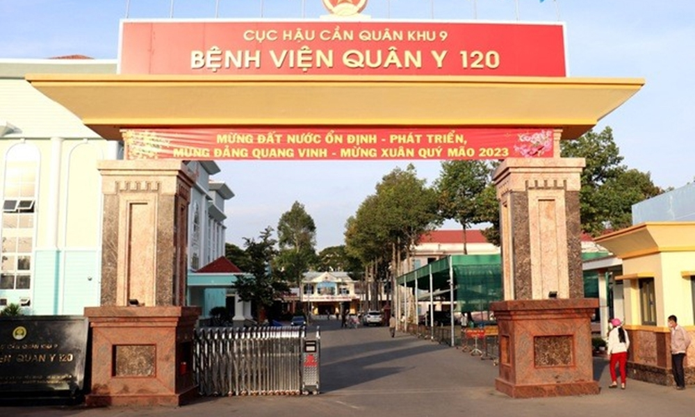 BV Quân y 120 thực hiện lời dạy của Bác “Người thầy thuốc giỏi đồng thời phải là người mẹ hiền”