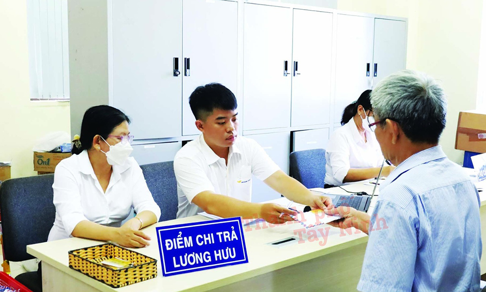 Bộ Nội vụ trả lời kiến nghị điều chỉnh lương hưu cho người nghỉ hưu sớm