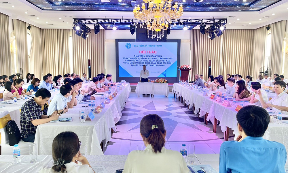 Hoàn thiện Sổ tay nghiệp vụ chăm sóc khách hàng ngành BHXH Việt Nam