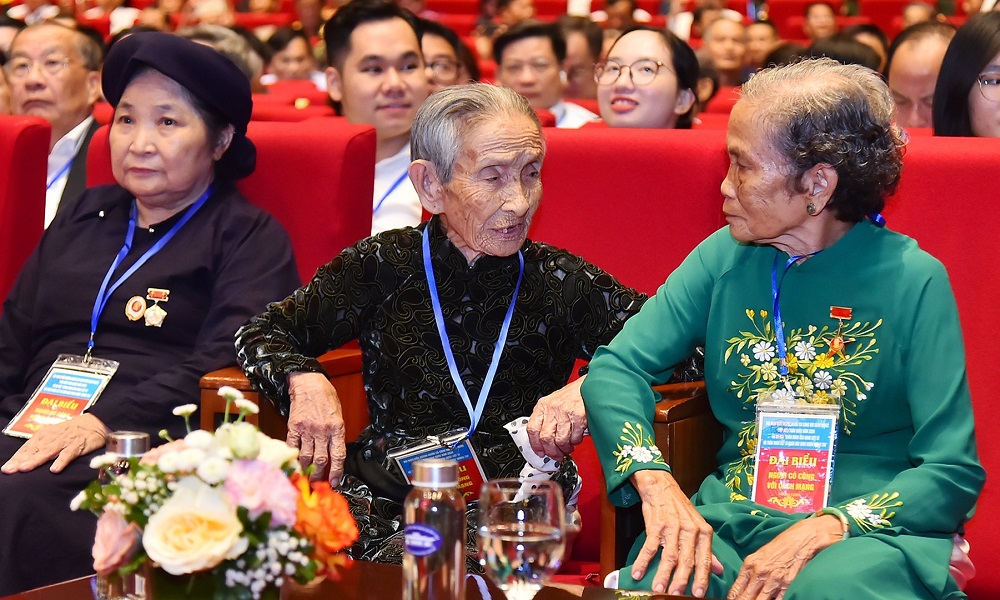 Chủ tịch nước tặng quà gần 1,6 triệu người có công nhân dịp ngày Thương binh- Liệt sỹ