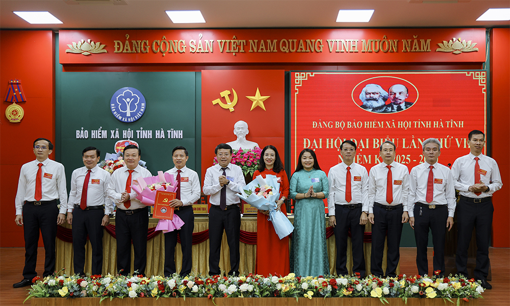Đảng bộ BHXH tỉnh Hà Tĩnh: Chú trọng giáo dục chính trị, tư tưởng cho cán bộ, đảng viên trong tình hình mới