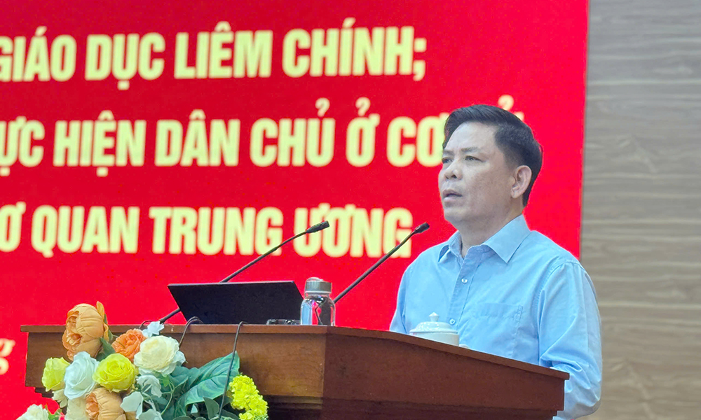 Nêu cao tinh thần phòng chống tham nhũng, tiêu cực từ sớm, từ xa