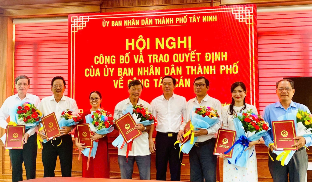 Tây Ninh đã giải quyết chế độ nghỉ hưu, tinh gọn bộ máy cho 2.545 cán bộ, công chức