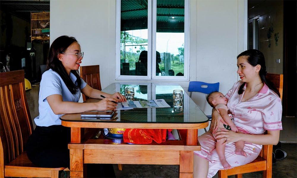 Hà Tĩnh: Niềm vui của những người tham gia BHXH tự nguyện được nhận trợ cấp thai sản