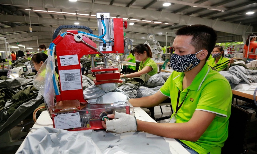 Tăng lương tối thiểu vùng - Giải pháp quan trọng bảo đảm mức sống tối thiểu