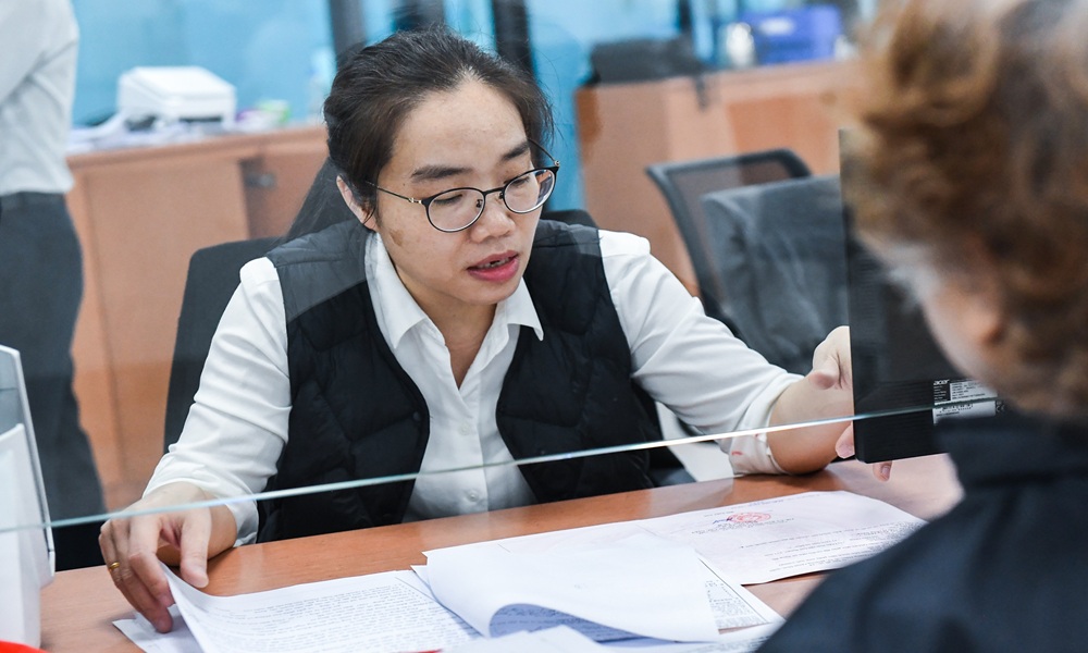 Từ 01/01/2026, người lao động không được hưởng trợ cấp thất nghiệp khi đủ điều kiện hưởng lương hưu