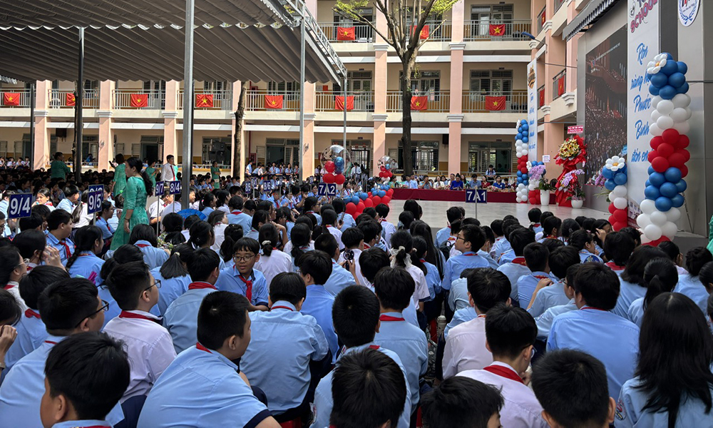 Đề xuất hỗ trợ 100% BHYT cho người cao tuổi và học sinh, sinh viên