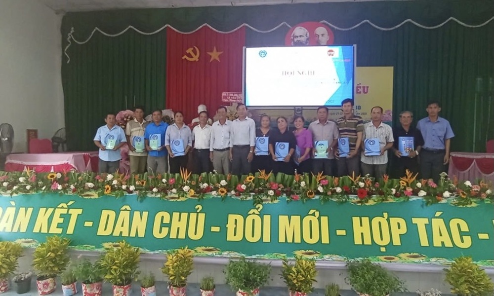 Vĩnh Long: Khởi động thành công mô hình “Chi Hội Nông dân tiết kiệm tham gia BHXH tự nguyện”