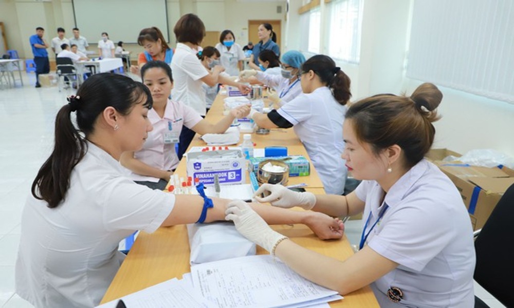 Lao động nữ được hưởng quyền lợi thai sản gì khi sinh con?