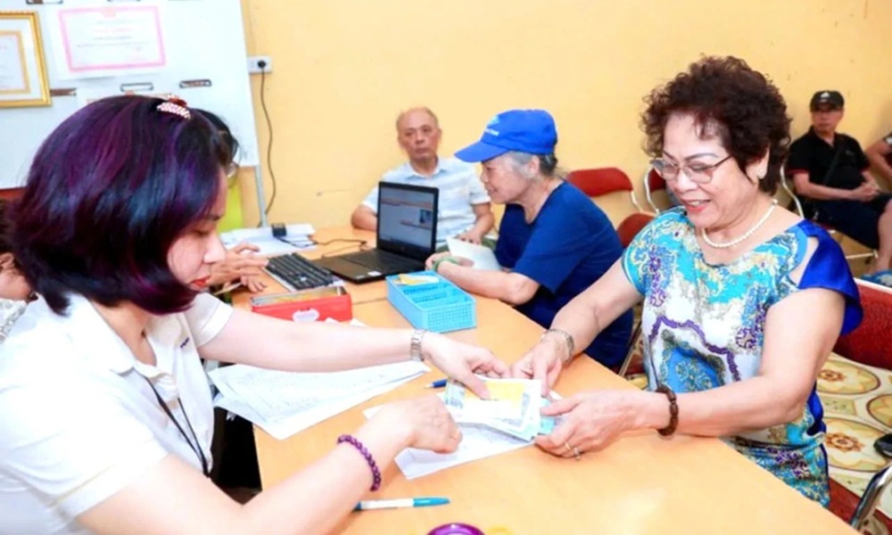 Người đang hưởng lương hưu qua đời thì thân nhân được hưởng những chế độ gì?