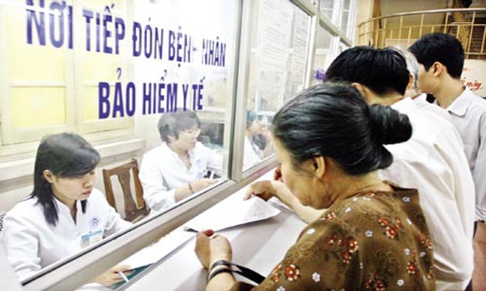 Người lao động là công dân nước ngoài đã đủ tuổi nghỉ hưu có tham gia BHYT bắt buộc?