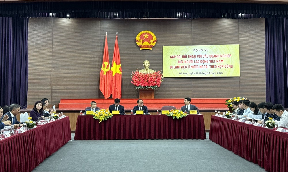 Lao động đi làm việc ở nước ngoài gửi về nước gần 7 tỷ USD mỗi năm