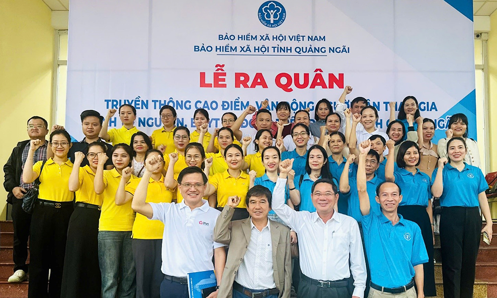 BHXH tỉnh Quảng Ngãi đồng loạt ra quân vận động người tham gia BHXH, BHYT