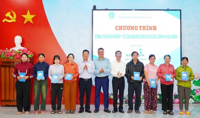 Lan tỏa yêu thương từ những tấm thẻ BHYT