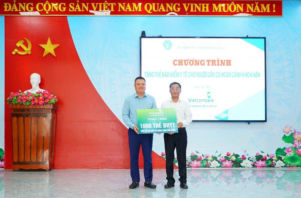 Lan tỏa yêu thương từ những tấm thẻ BHYT