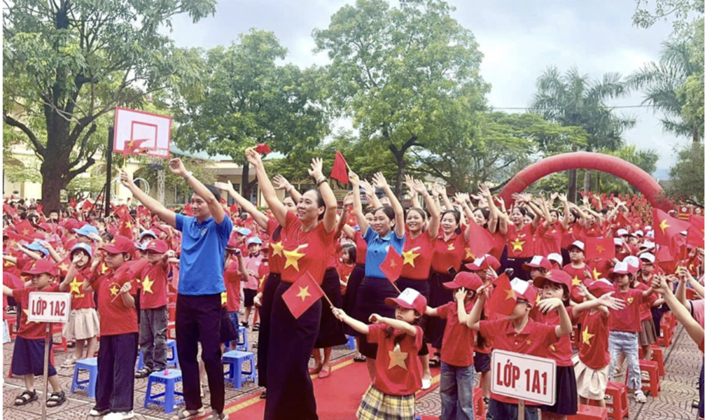 Thực hiện chính sách BHYT học sinh, sinh viên từ Mô hình gian hàng tuyên truyền