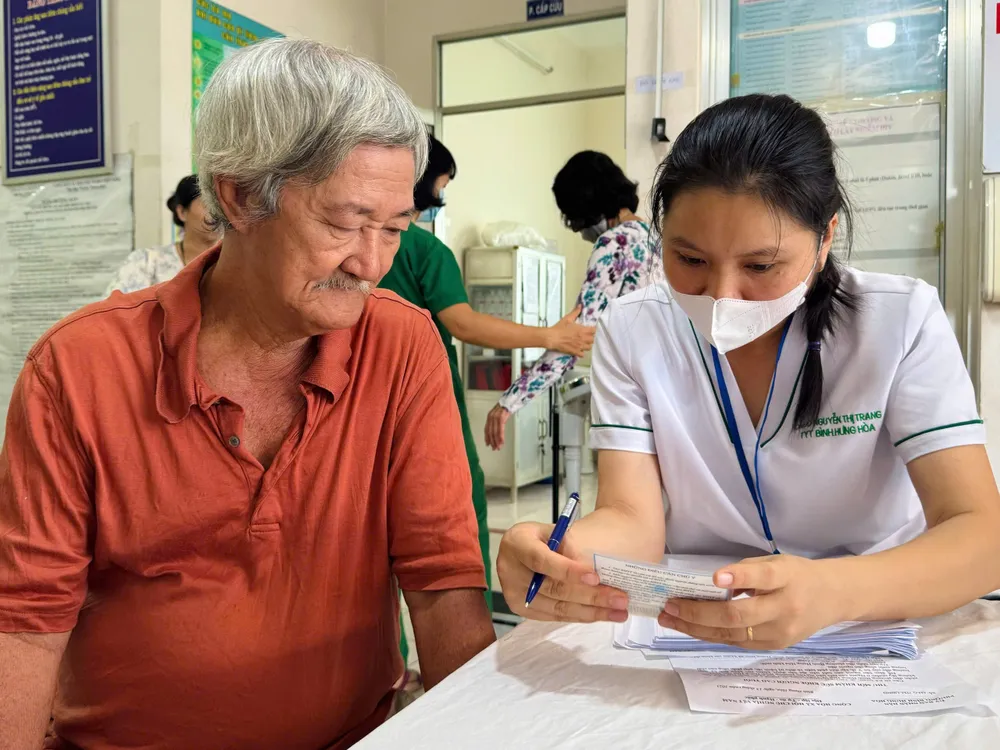 Thẻ BHYT của người hưởng lương hưu hoàn toàn được gia hạn tự động