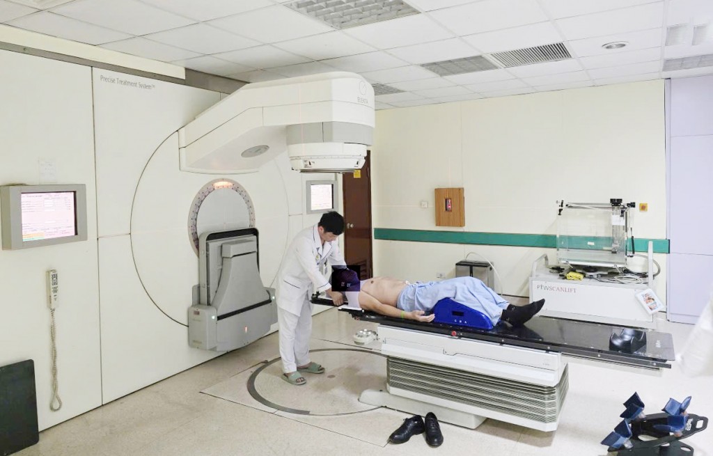 Đề xuất miễn viện phí cho nhóm bệnh nhân nặng: Nhân văn, đột phá, nhưng phải có lộ trình hợp lý