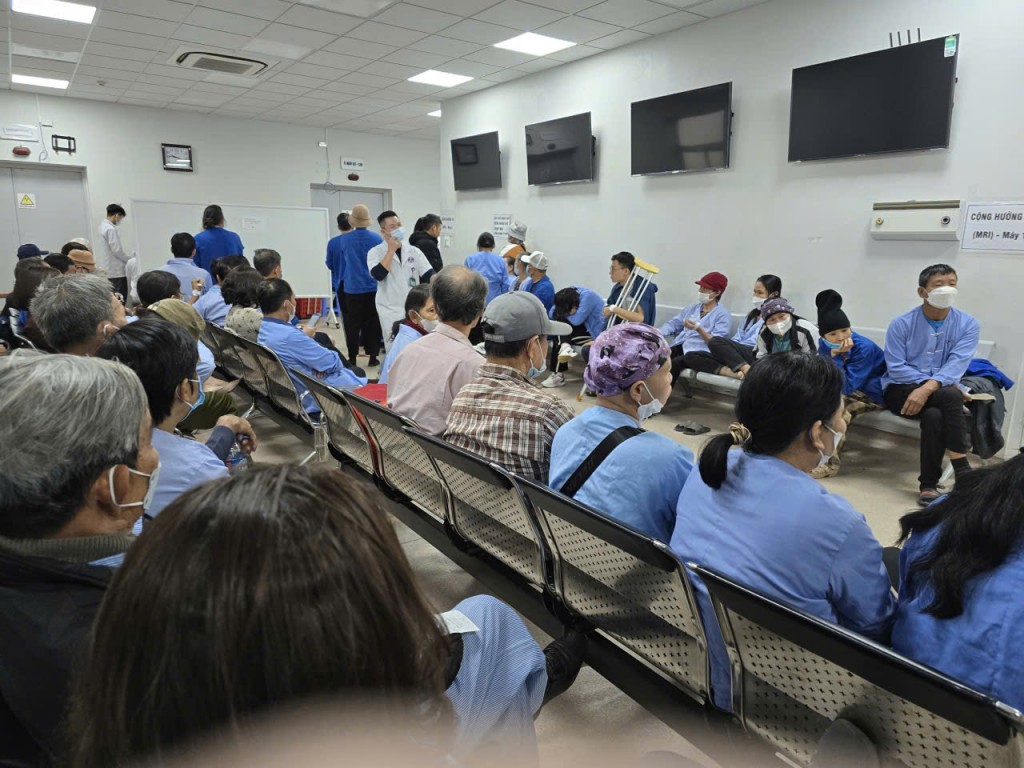 Đề xuất miễn viện phí cho nhóm bệnh nhân nặng: Nhân văn, đột phá, nhưng phải có lộ trình hợp lý