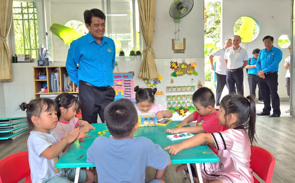 Công ty TNHH PouYuen Việt Nam (TP. Hồ Chí Minh): Mỗi tháng đóng 128 tỷ đồng BHXH, đảm bảo quyền lợi cho người lao động