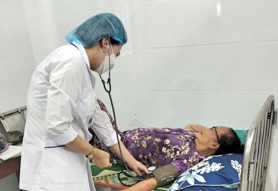 Xã điểm BHYT toàn dân và câu chuyện an sinh từ cơ sở ở xã Long Phụng Xã điểm BHYT toàn dân và câu chuyện an sinh từ cơ sở ở xã Long Phụng