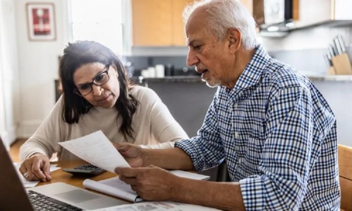 Vương quốc Anh: Lương hưu có thể tăng 4,7% vào tháng 4/2026