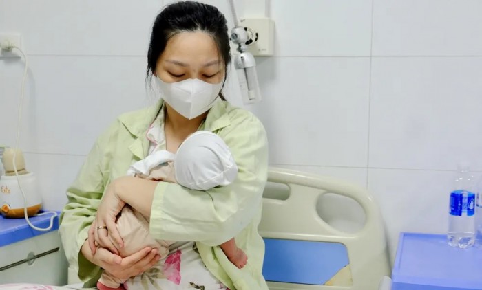 Lao động nữ khi sinh con có những quyền lợi gì?