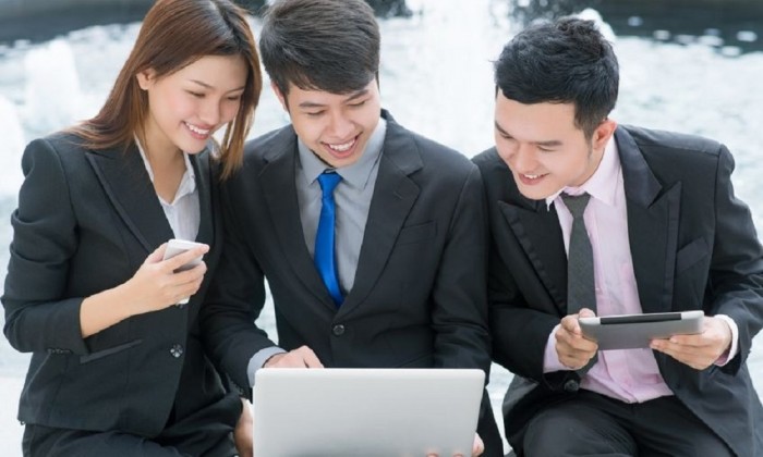 Lao động trẻ châu Á chật vật tìm kiếm việc làm