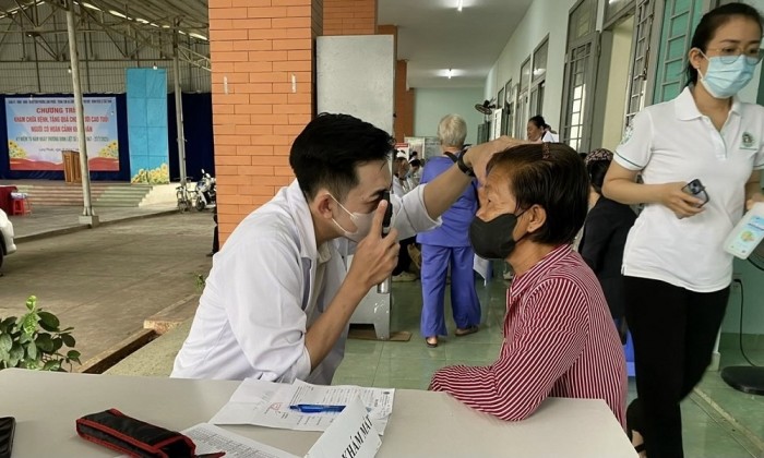 TP. Hồ Chí Minh: Đề xuất hỗ trợ 100% mức đóng BHYT cho học sinh và người cao tuổi