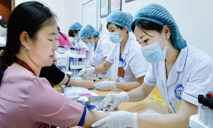 Đơn vị chưa đóng BHXH bắt buộc của tháng, người lao động có được hưởng chế độ ốm đau, thai sản hay không?