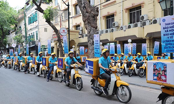Ra quân hưởng ứng Ngày BHYT Việt Nam