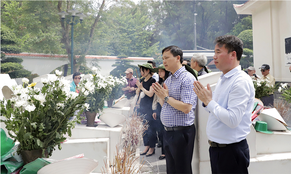 Ngành BHXH Việt Nam: Nhiều hoạt động về nguồn, thăm hỏi, chăm lo cho thương binh, thân nhân liệt sĩ và NCC