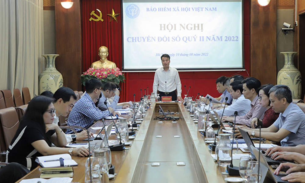 Quyết liệt chuyển đổi số để phục vụ người dân và doanh nghiệp