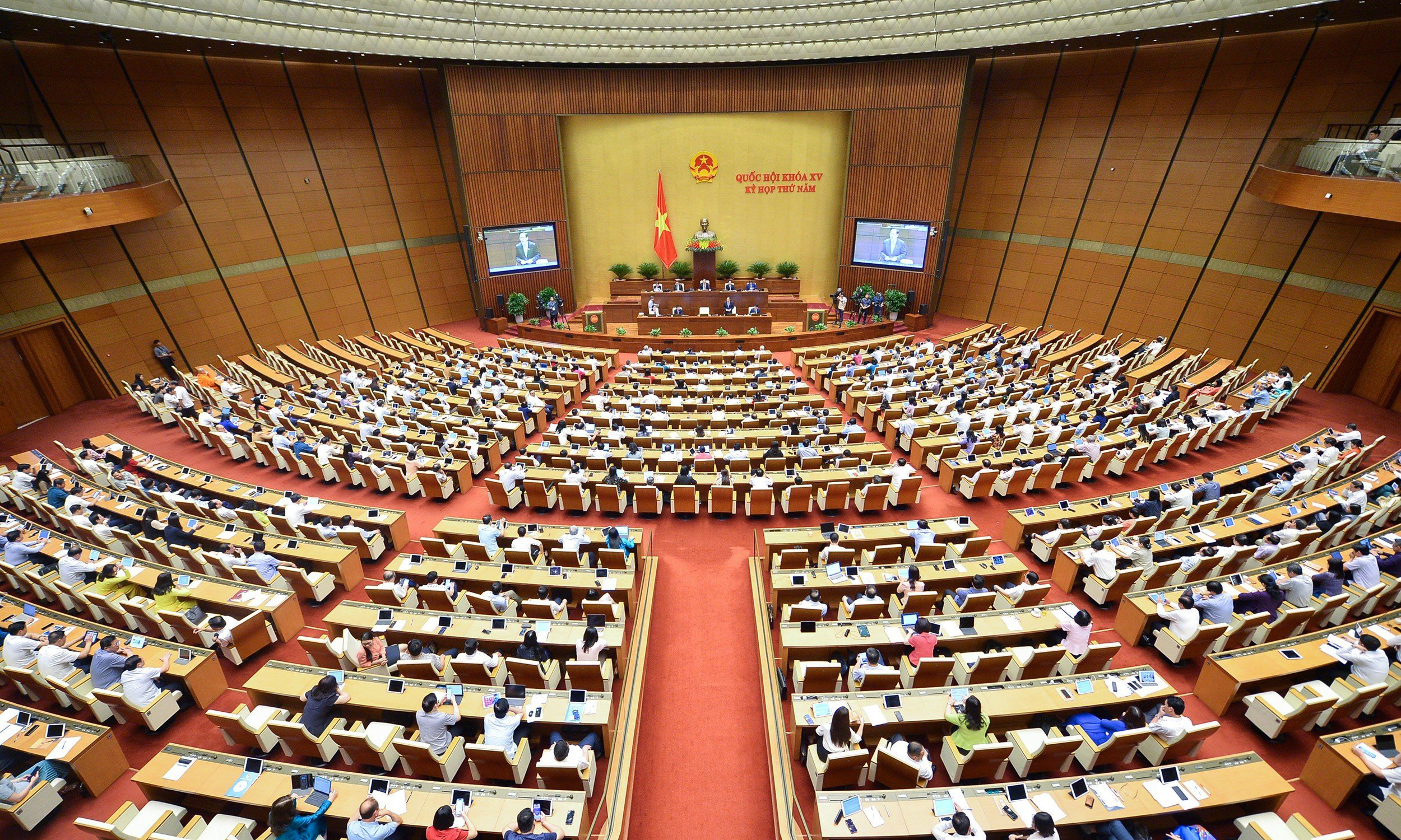 Phó Thủ tướng Lê Minh Khái: Bảo đảm và nâng cao quyền lợi BHXH, kiên quyết xử lý chậm đóng, trốn đóng BHXH