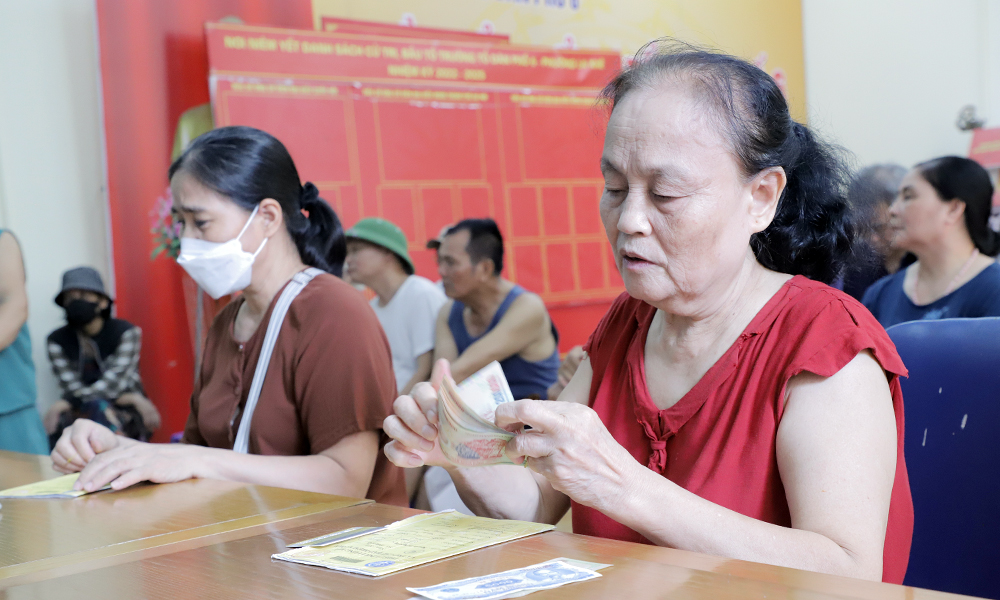 Chi trả lương hưu, trợ cấp BHXH: Hơn 3,3 triệu người hưởng theo mức mới