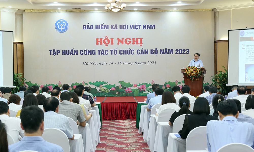 Tiếp tục nêu cao vai trò, trách nhiệm người đứng đầu trong công tác tổ chức cán bộ