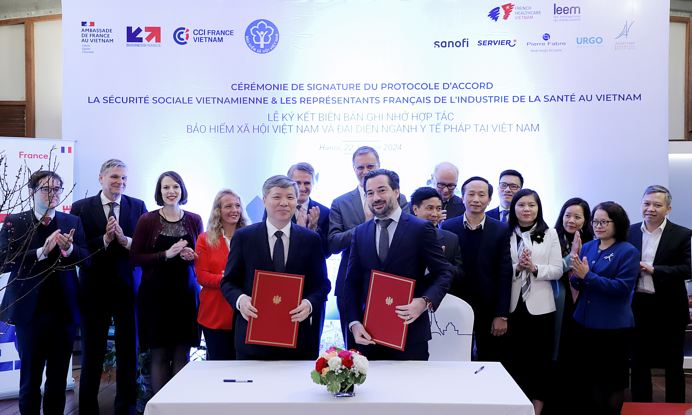 VSS và CCIFV ký Biên bản trong lĩnh vực chăm sóc sức khỏe và BHYT giai đoạn 2024-2026