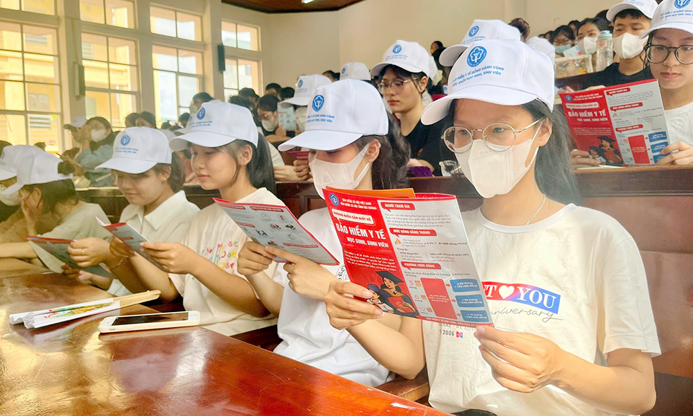 BHXH Hải Dương: Tiếp tục giữ vững tỷ lệ 100% HSSV tham gia BHYT