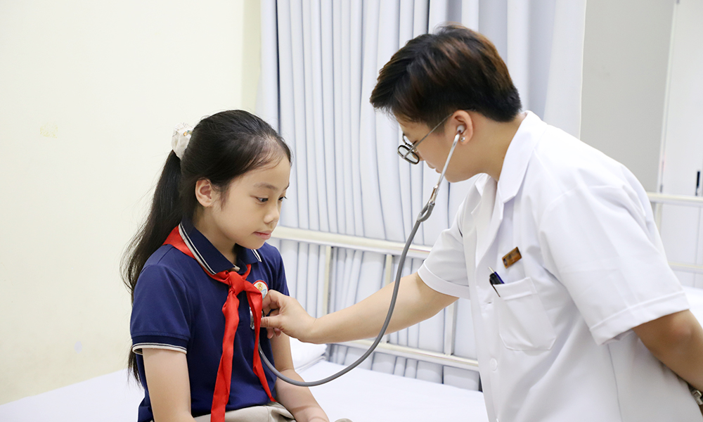 Trường Tiểu học Trung Yên chăm sóc sức khỏe toàn diện cho học sinh thông qua chính sách BHYT