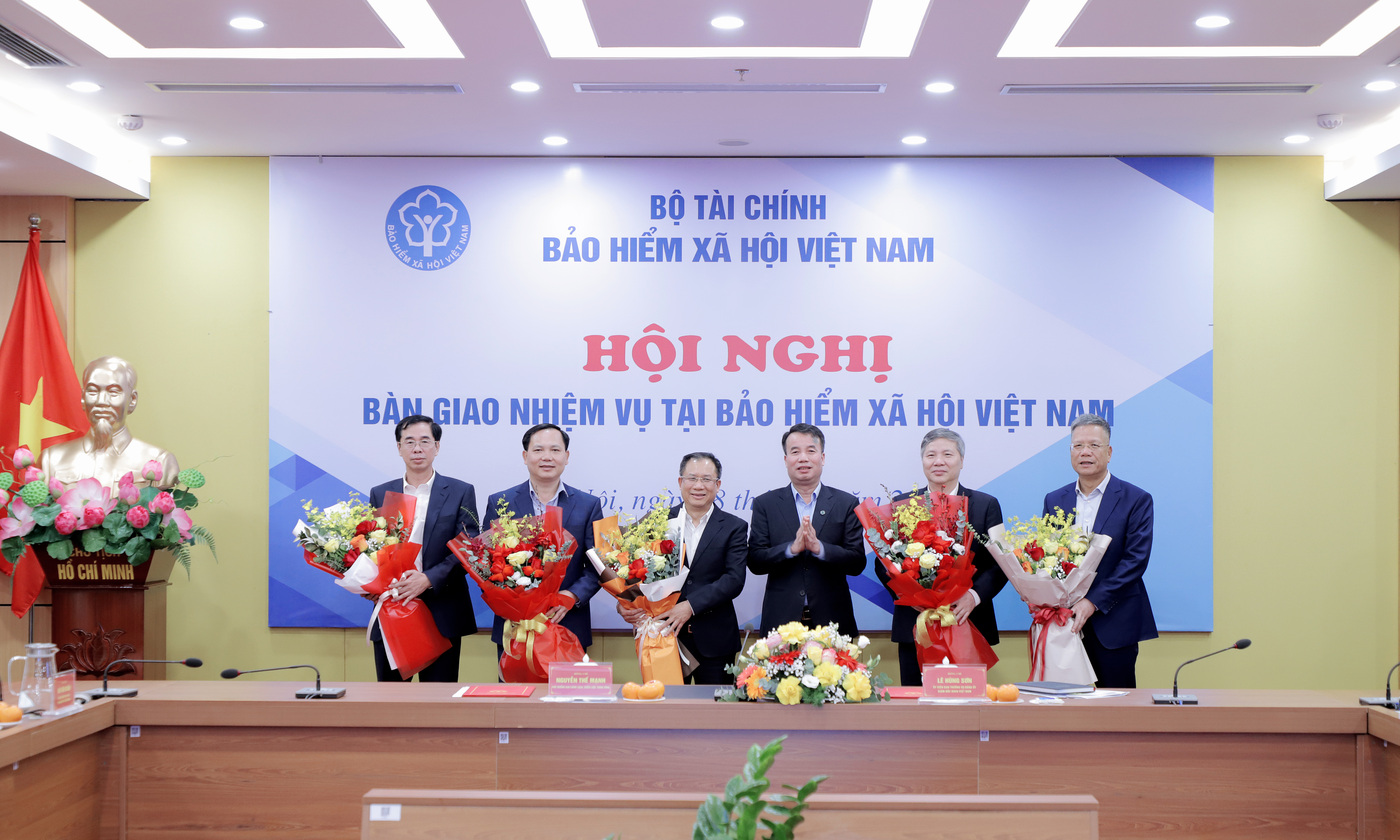 Hội nghị bàn giao nhiệm vụ tại BHXH Việt Nam